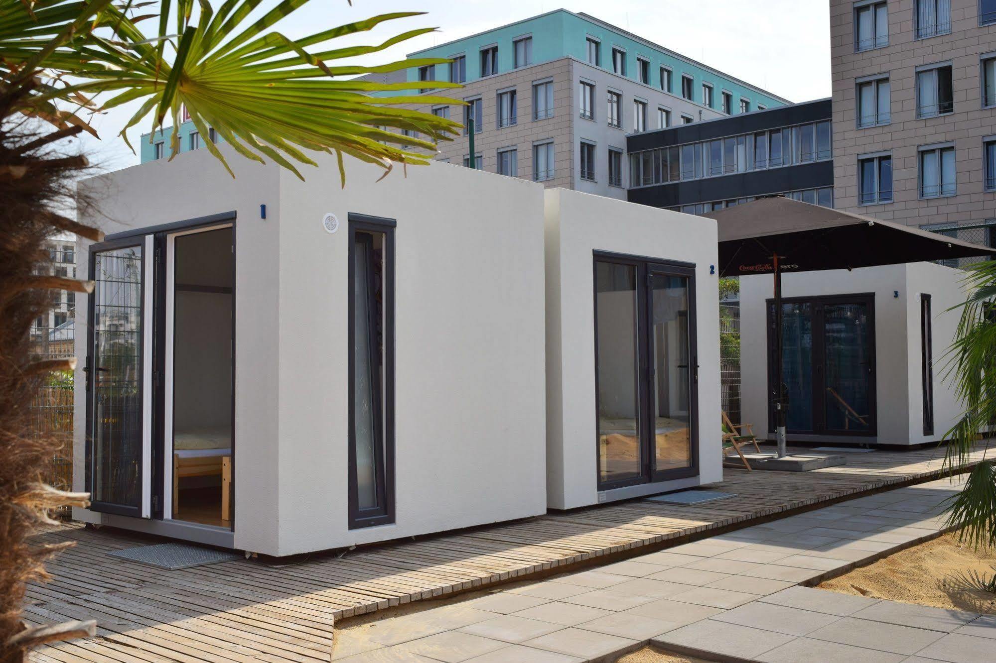 Cube Lodges Berlin Mitte Exterior photo